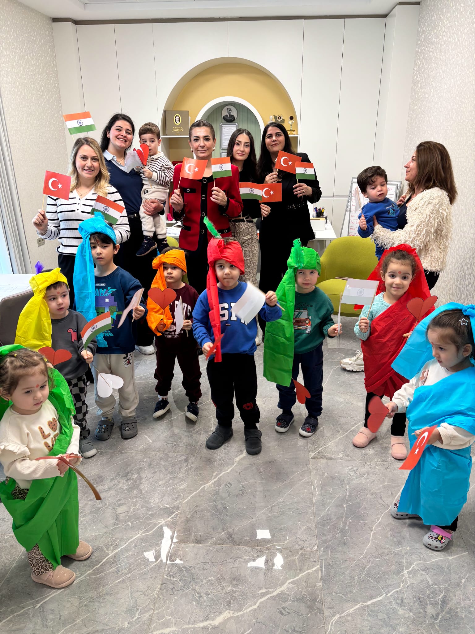 AYIN ÜLKESİ 'HİNDİSTAN'